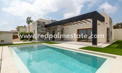 Villa - Nybyggnation -
            Torrevieja - TLRS-43937
