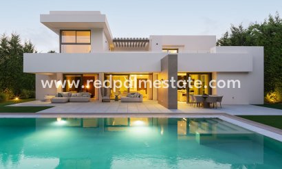 Villa - Obra nueva - Estepona - Estepona