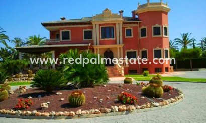 Villa - Resale -
            Elche - MR2-18846