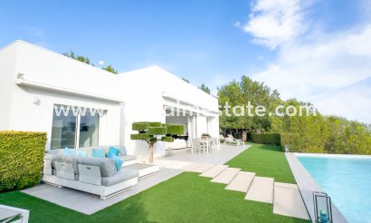 Villa - Resale - Las Colinas Golf - Costa Blanca