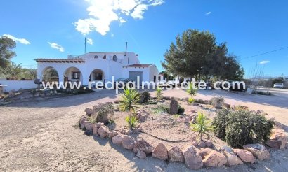 Villa - Resale - Novelda - Inland
