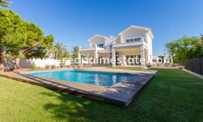 Villa - Resale -
            Orihuela Costa - IH-86382