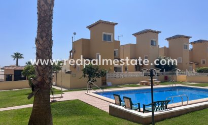 Villa - Resale - Orihuela Costa - Inland