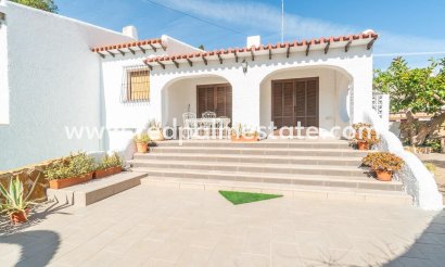 Villa - Resale - Orihuela Costa - Punta Prima