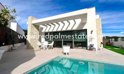 Villa - Resale - San Miguel de Salinas - Urbanizacion Blue Lagoon