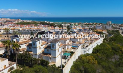 Villa - Resale - Torrevieja - La Mata