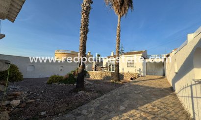 Villa - Resale - Torrevieja - La Siesta - El Salado -  Torreta