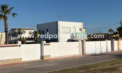 Villa - Resale - Torrevieja - La Siesta - El Salado - Torreta