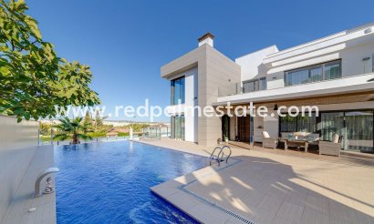 Villa - Resale - Torrevieja - Los balcones