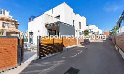 Villa - Resale - Torrevieja - Nueva Torrevieja - Aguas Nuevas