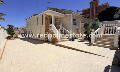 Villa - Resale - Torrevieja - Torrevieja