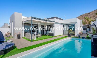 Villa - Reventa - Fortuna - Urbanizacion Las Kalendas