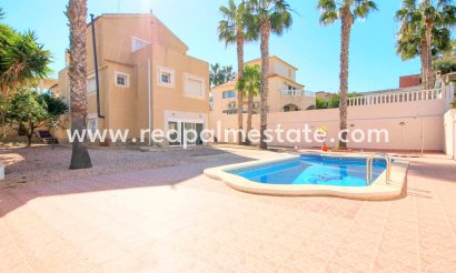 Villa - Reventa -
            Orihuela Costa - MR2-81279
