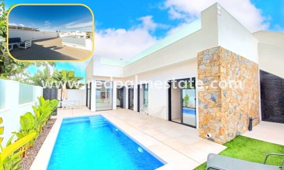 Villa - Reventa -
            Pilar de la Horadada - BLG-25698