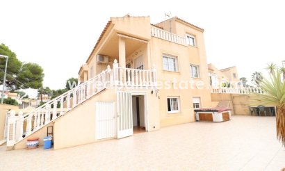 Villa - Reventa - Torrevieja - Costa Blanca