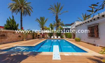 Villa - Revente -
            Orihuela Costa - BE-37263