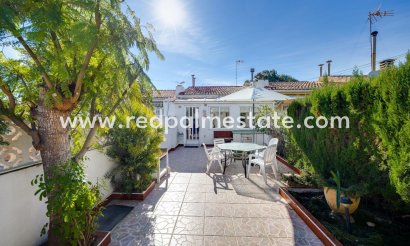 Villa - Revente - Torrevieja - Calas blanca