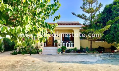 Villa - Videresalg - Daya Vieja - Costa Blanca Sur