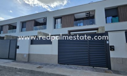 Villa - Videresalg - Dolores - Sector 4