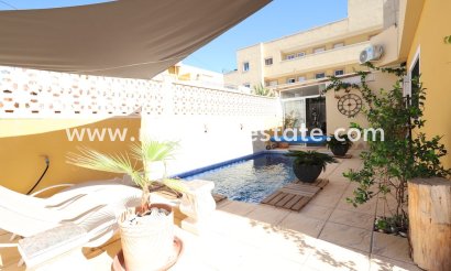 Villa - Videresalg - Orihuela Costa - Cabo Roig