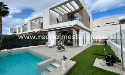 Villa - Videresalg - Orihuela Costa - Costa Blanca