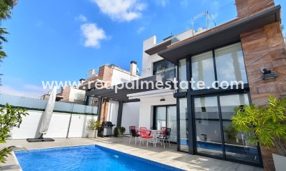 Villa - Videresalg -
            Orihuela Costa - ICB-37906