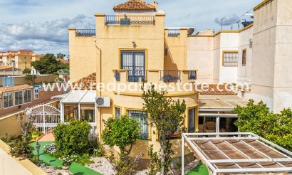 Villa - Videresalg - Orihuela Costa - La Zenia