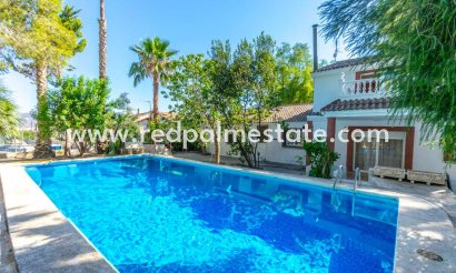 Villa - Videresalg -
            Orihuela Costa - MR2-76498