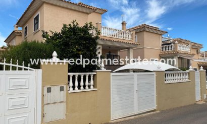 Villa - Videresalg -
            Orihuela Costa - MY-78338