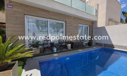 Villa - Videresalg -
            Pilar de la Horadada - MR2-32225