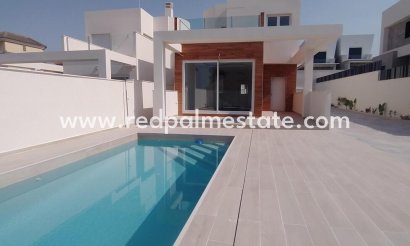 Villa - Videresalg - Torrevieja - Aguas Nueva