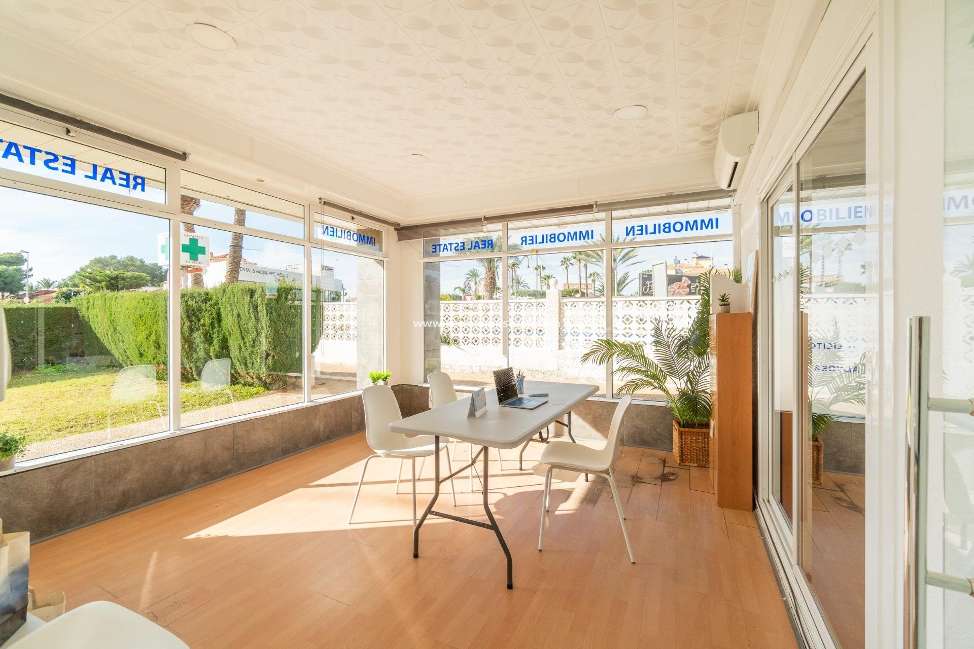  - Virksomhet -
Orihuela Costa - La Zenia