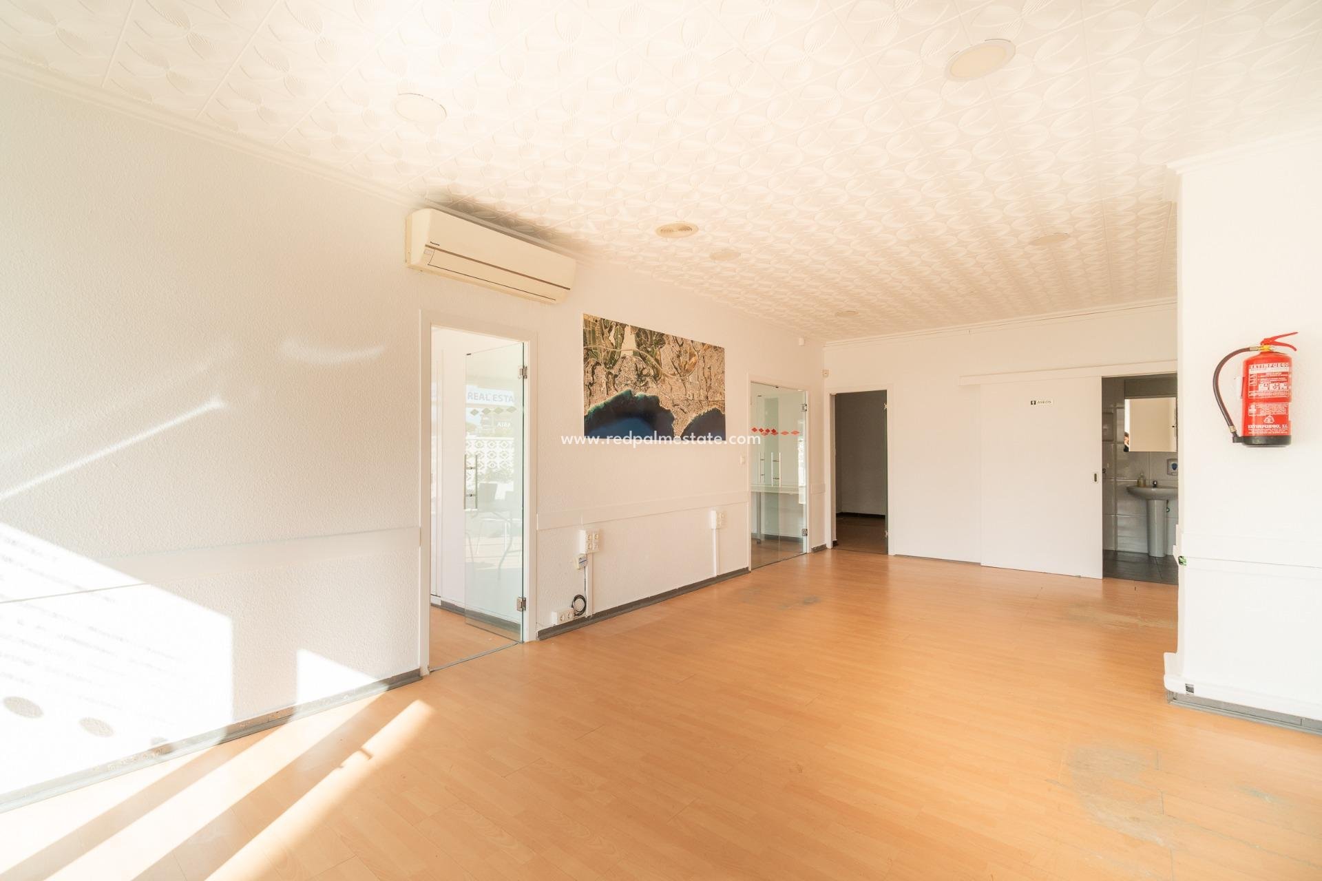  - Virksomhet -
Orihuela Costa - La Zenia