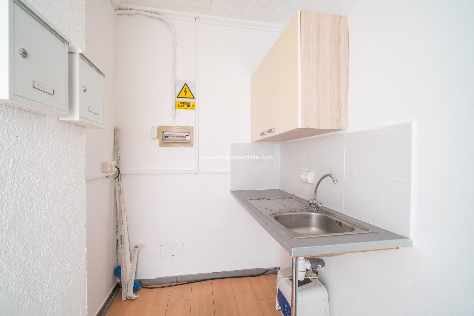  - Virksomhet -
Orihuela Costa - La Zenia