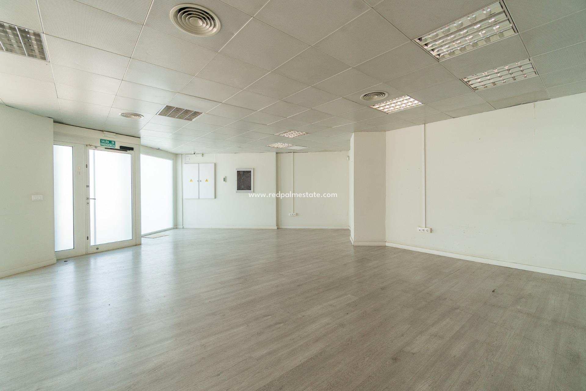  - Virksomhet -
Orihuela Costa - Playa Flamenca