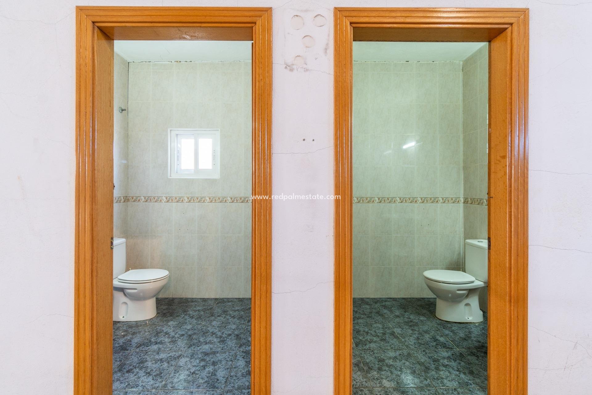  - Virksomhet -
Pilar de la Horadada - Polígono industrial Cañada de Práez