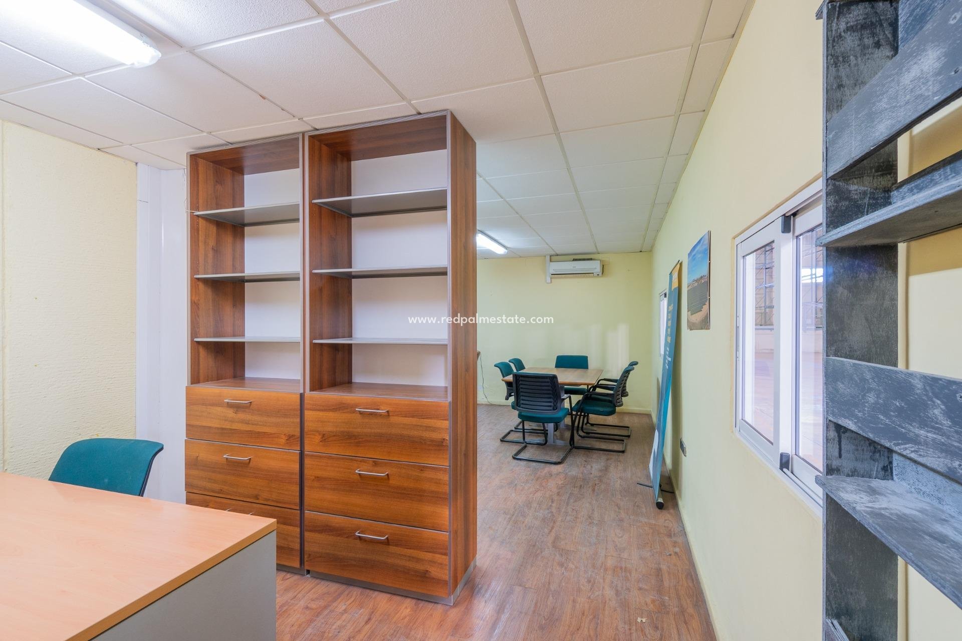  - Virksomhet -
Pilar de la Horadada - Polígono industrial Cañada de Práez