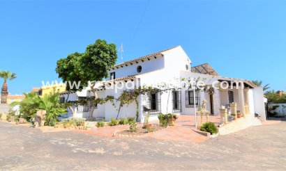 Vrijstaande villa - Herverkoop -
            Orihuela Costa - IN-70564