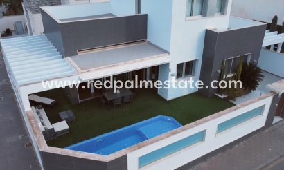 Vrijstaande villa - Herverkoop - Orihuela Costa - Mil Palmeras