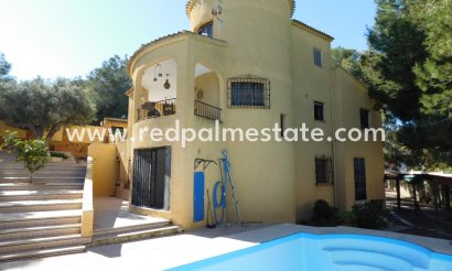 Vrijstaande villa - Herverkoop - Orihuela Costa - Villamartín